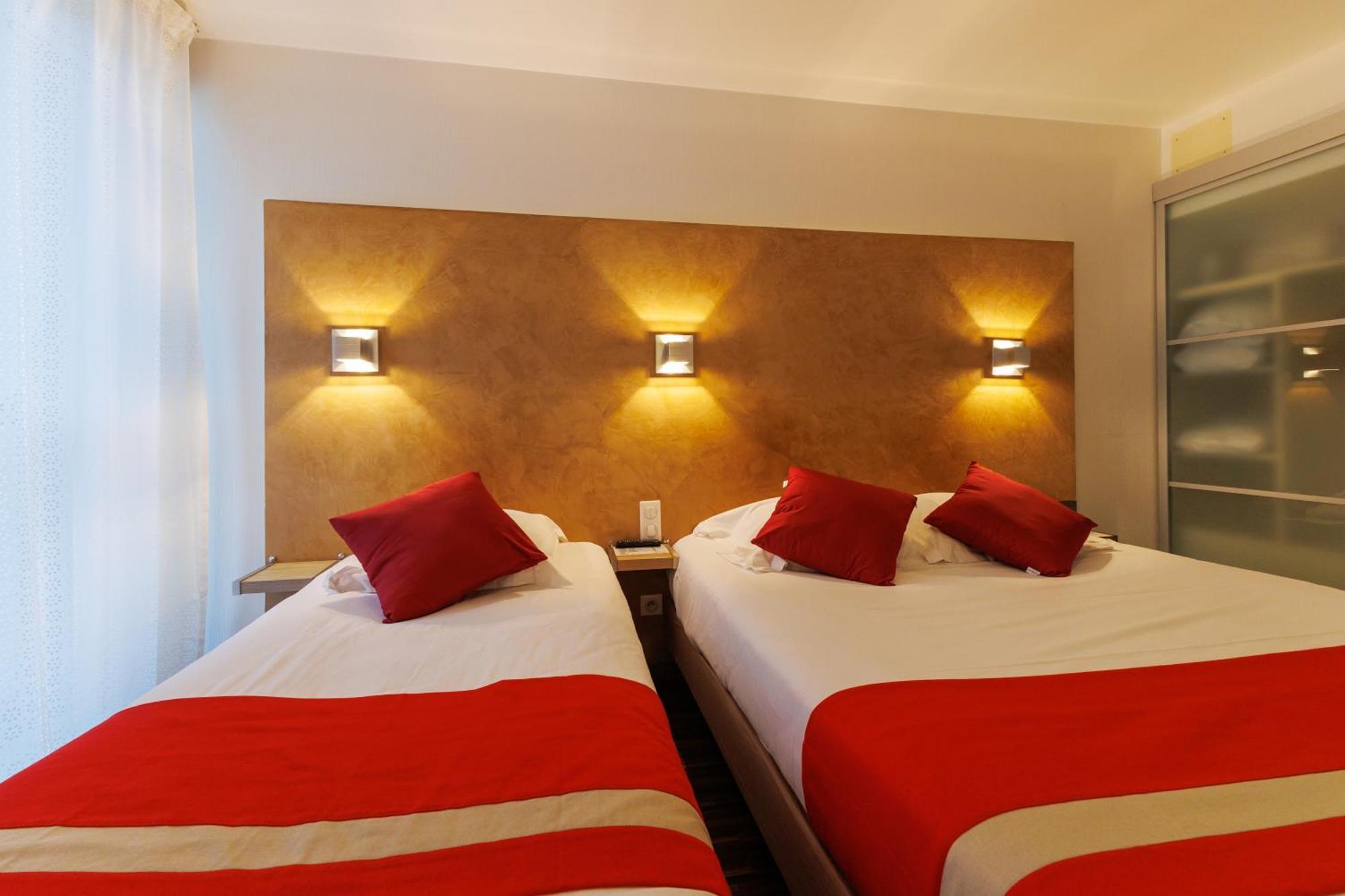 Logis Hotel Le Rochelois La Rochelle  Exteriör bild