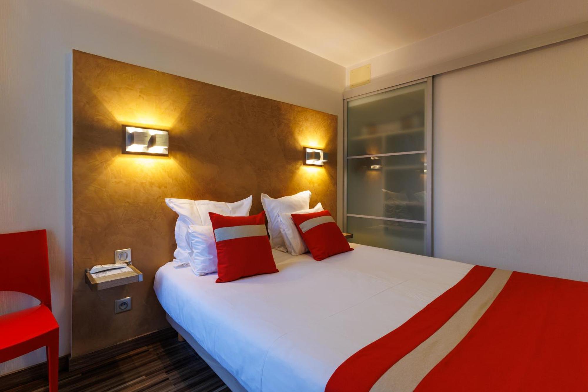 Logis Hotel Le Rochelois La Rochelle  Exteriör bild
