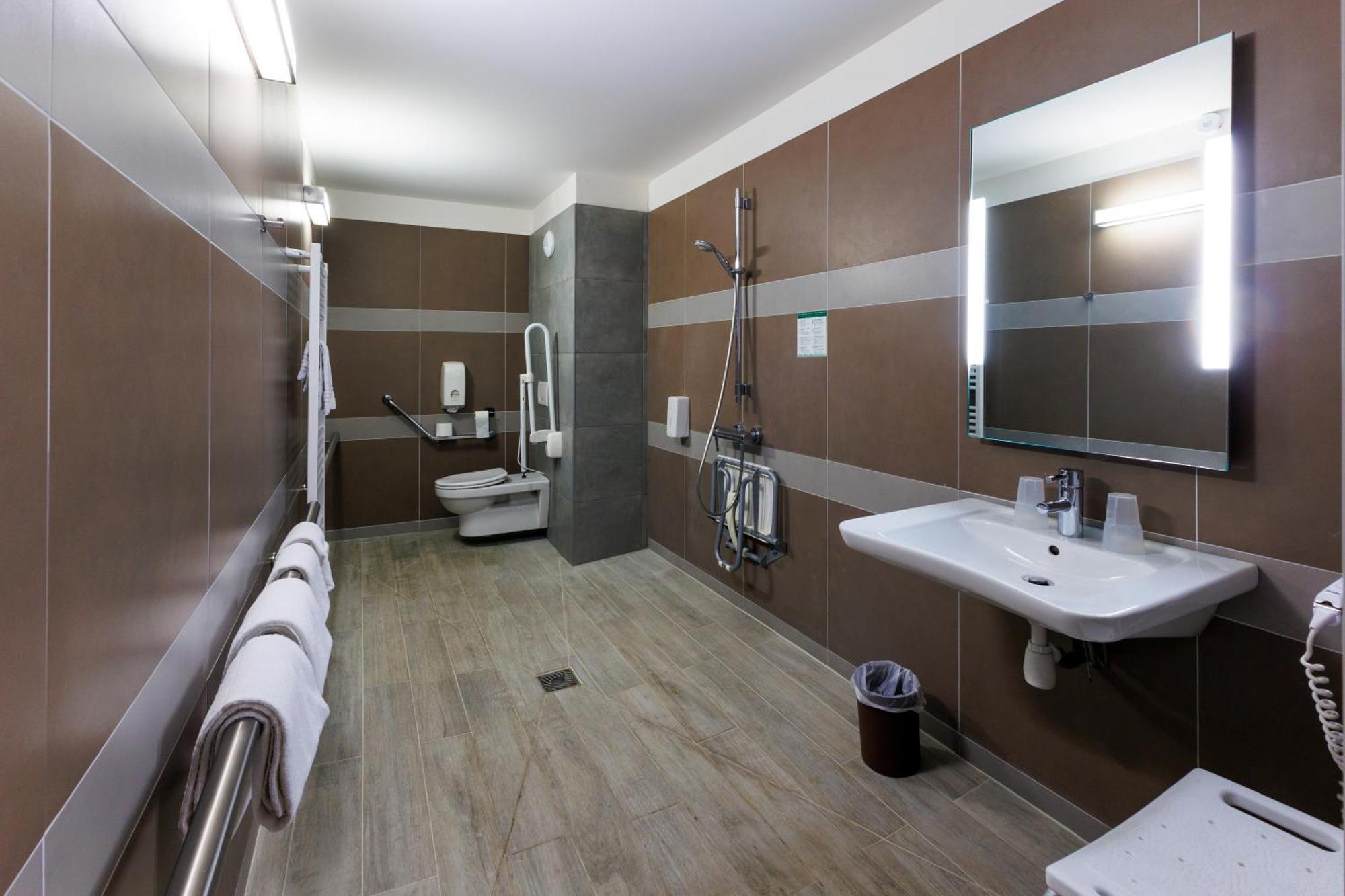 Logis Hotel Le Rochelois La Rochelle  Exteriör bild