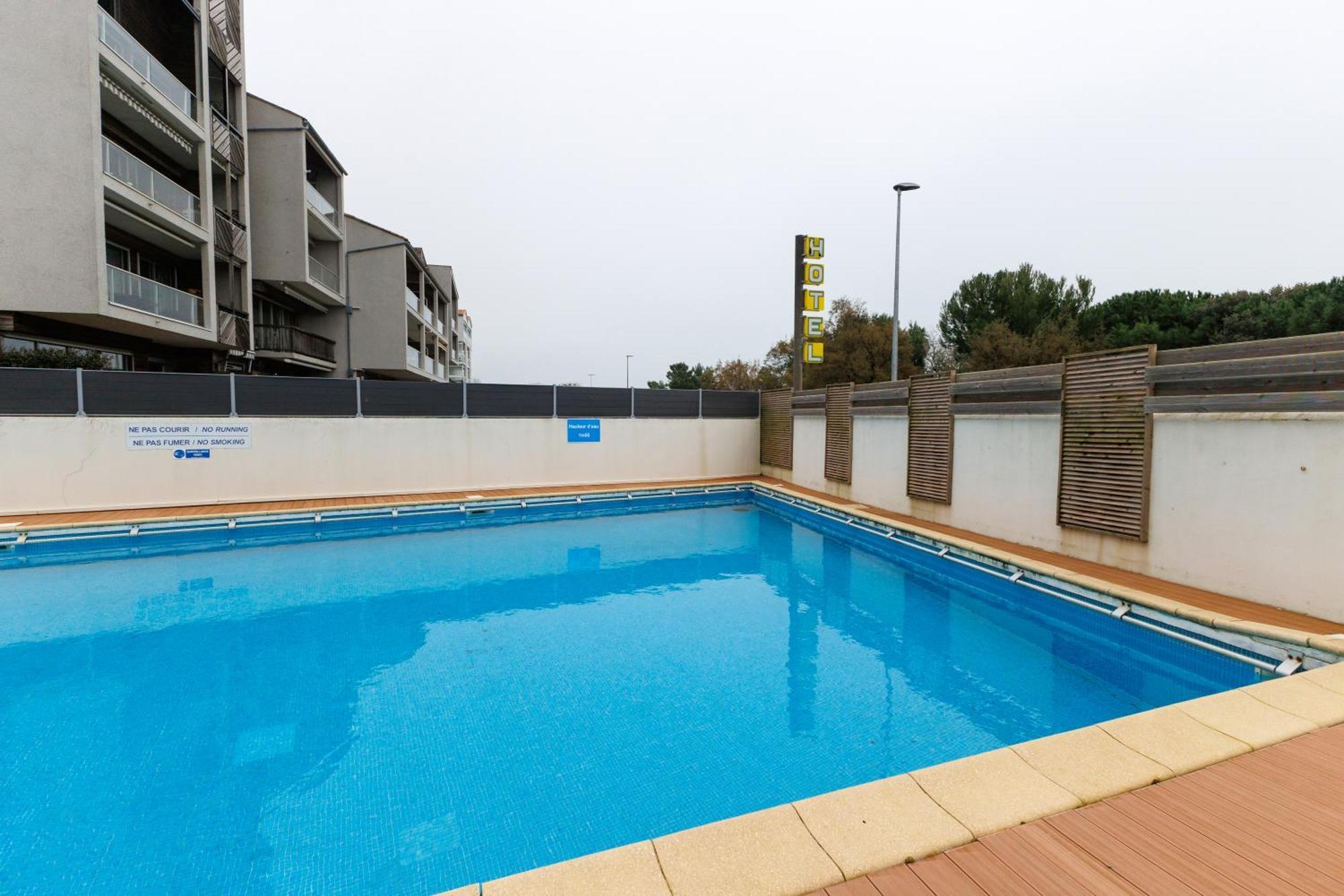 Logis Hotel Le Rochelois La Rochelle  Exteriör bild