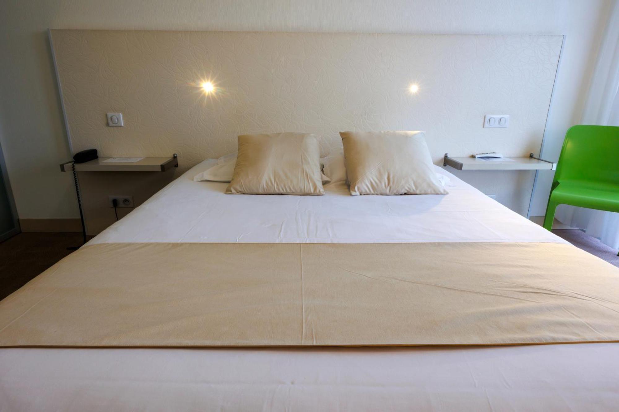 Logis Hotel Le Rochelois La Rochelle  Exteriör bild