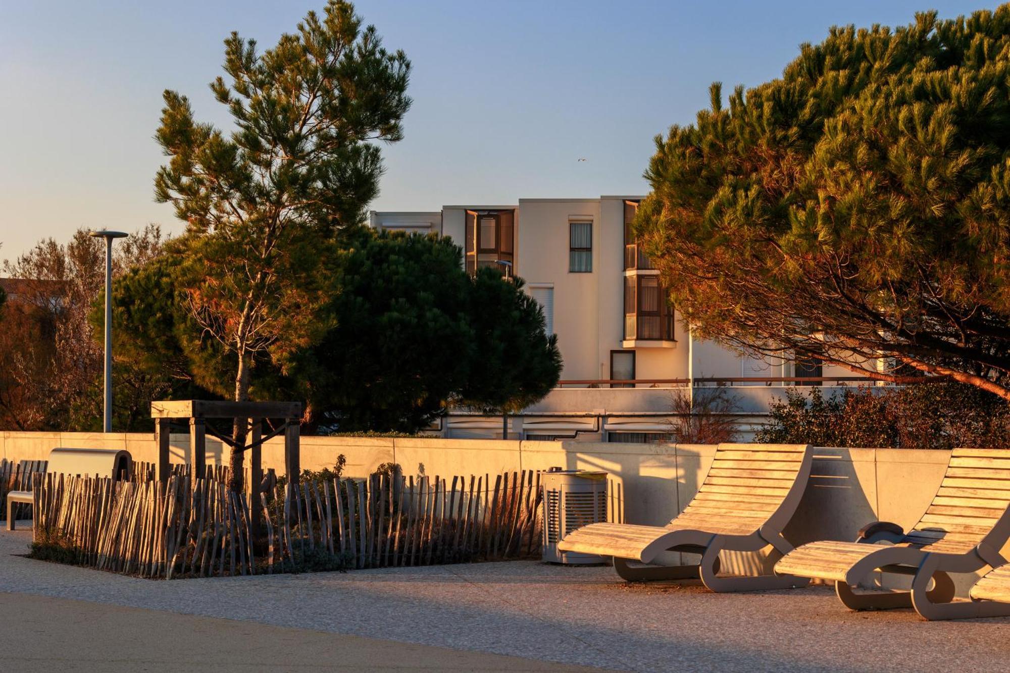 Logis Hotel Le Rochelois La Rochelle  Exteriör bild