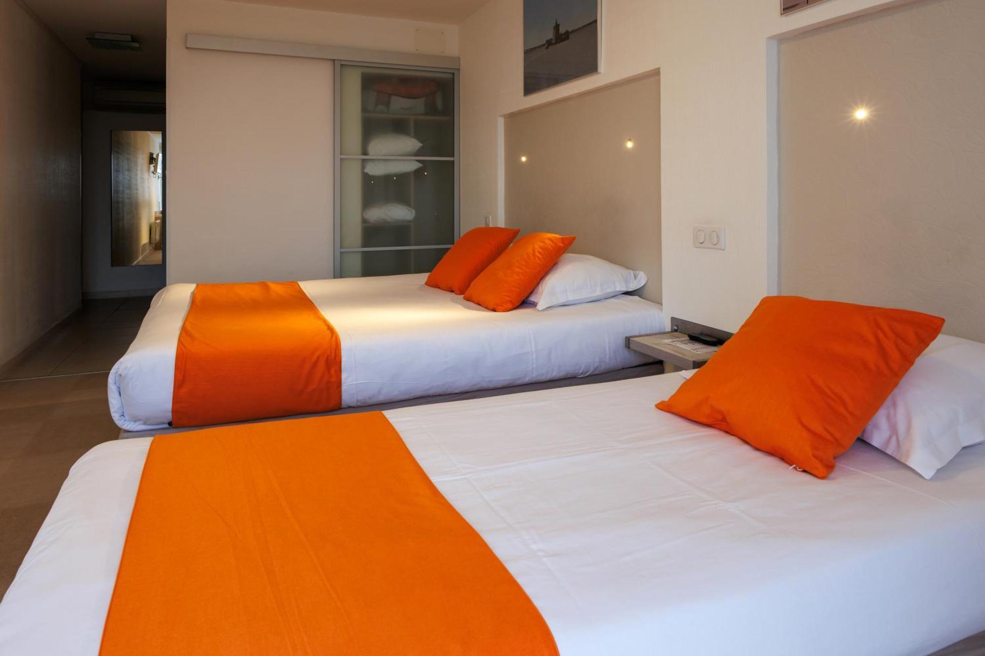 Logis Hotel Le Rochelois La Rochelle  Exteriör bild