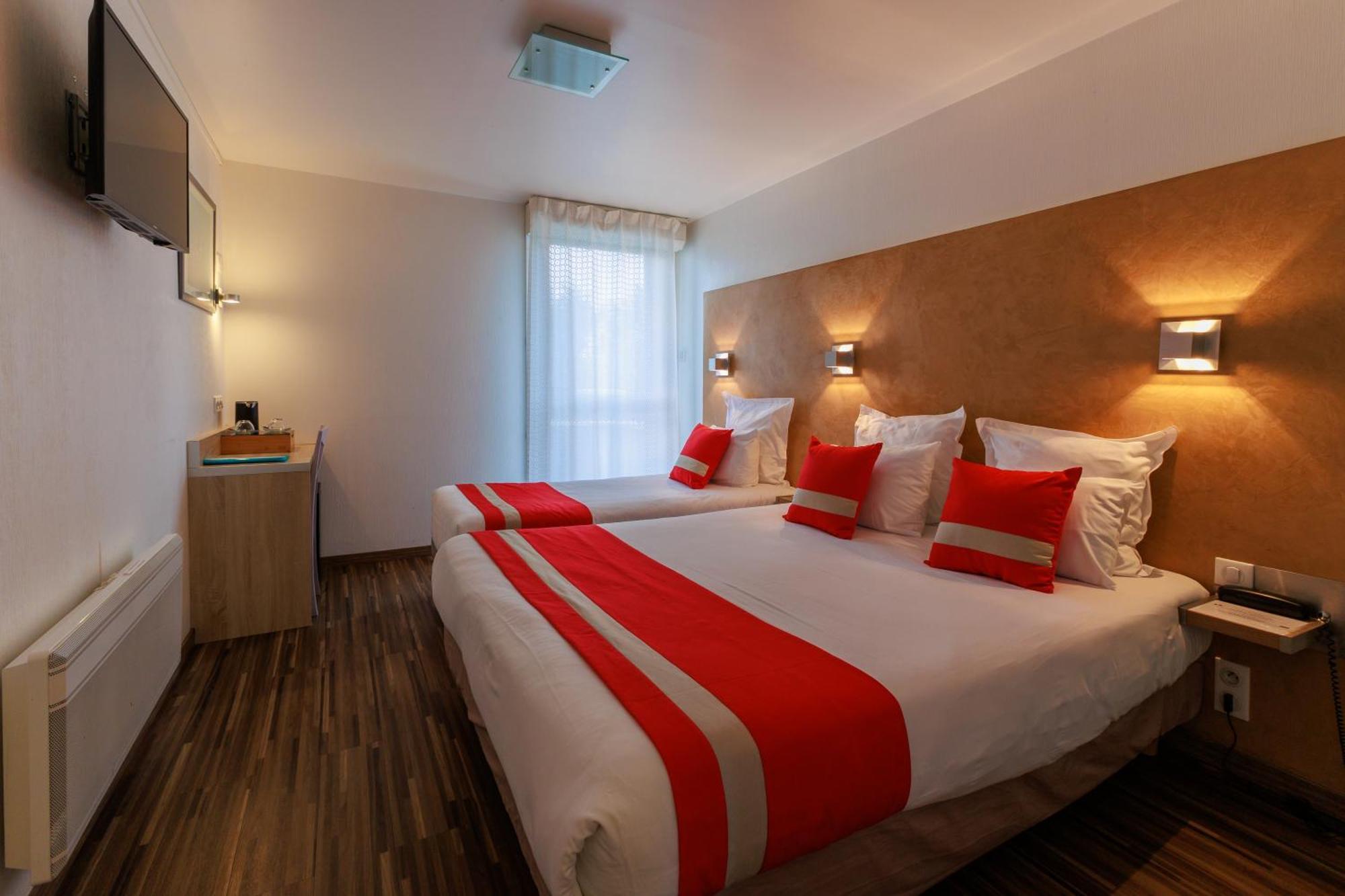 Logis Hotel Le Rochelois La Rochelle  Exteriör bild