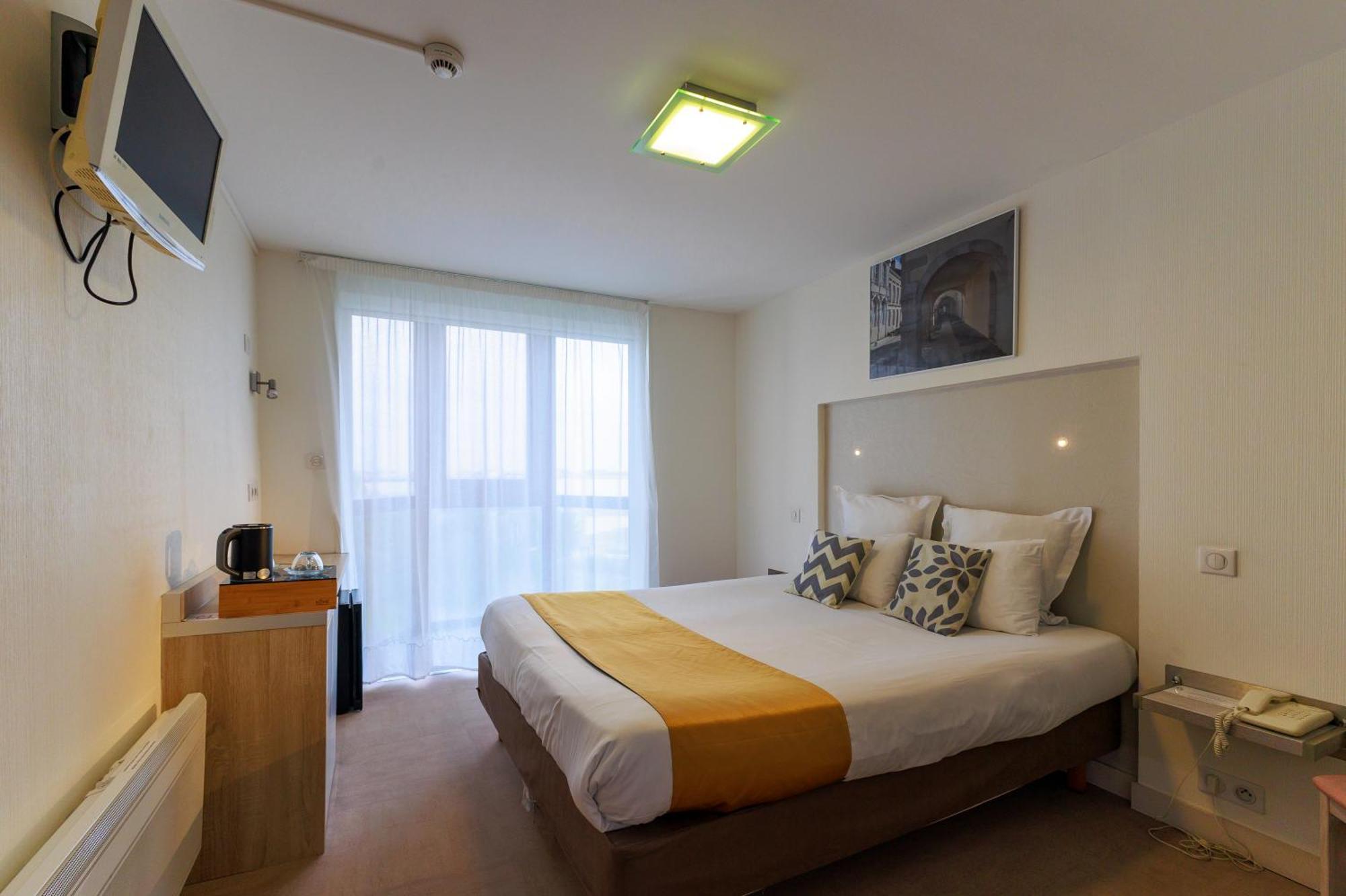Logis Hotel Le Rochelois La Rochelle  Exteriör bild
